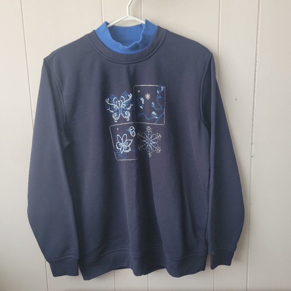 Northeren Traditions Navy Blue Embroidered Crewneck Sweater Sz S